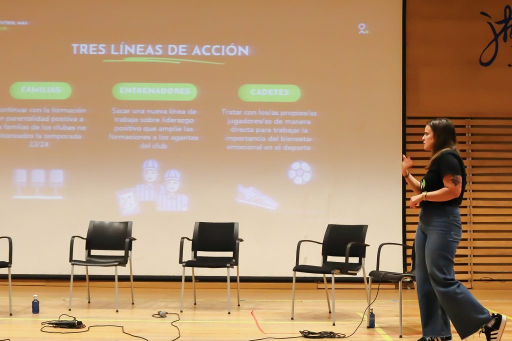  “Me ha hecho ponerme a pensar en ciertas cosas que en el día a día hacemos automáticamente y replantearme cómo afrontar diferentes temas en casa” - Padre participante de taller