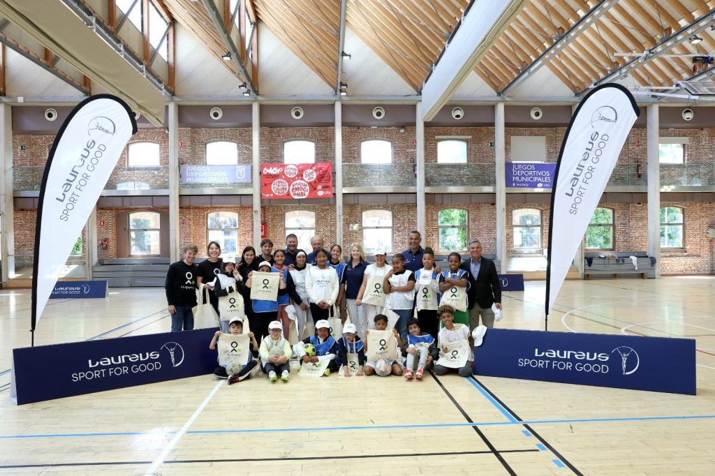 Una visita inolvidable: leyendas del deporte mundial comparten una tarde de juego con niños y niñas de Villaverde